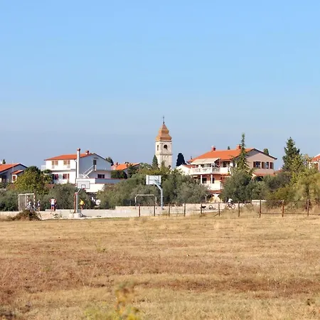 Family Friendly House With A Swimming Pool Peroj, Fazana - 20754 Vakantiehuis